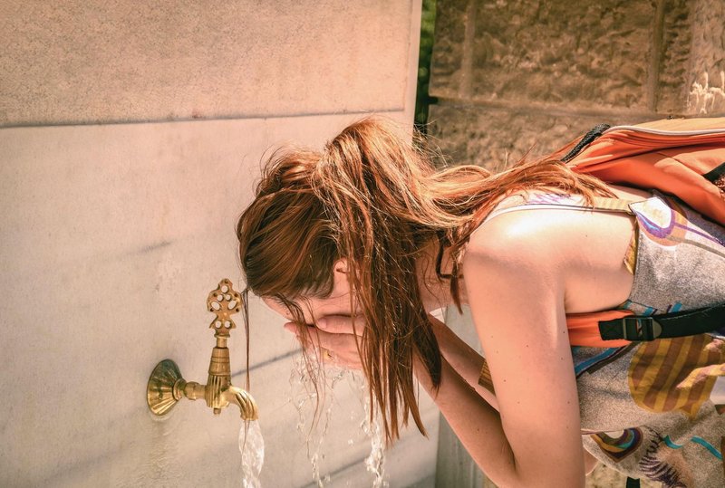 Oblasti šokirale z uradnimi podatki – brutalna vročina samo v mesecu dni vzela 1000 življenj več kot običajno!