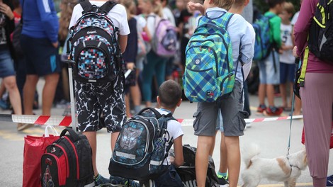 Jutri se začne novo šolsko leto: toliko prostih dni bodo imeli učenci (prvomajske letos daljše!)