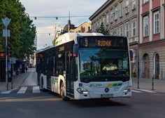 Po Ljubljani s 24-metrskim avtobusom? Na njem bi lahko potovalo tudi 200 potnikov
