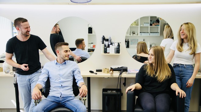 Martina in Gal sta v Ljubljani odprla prvi frizerski salon za pare! Kakšna je njuna zgodba do uspeha? (foto: Aleksandra Saša Prelesnik)