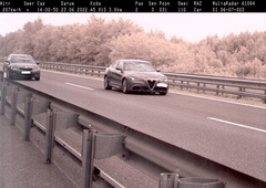 Prekoračil hitrost za skoraj sto kilometrov na uro! Kakšno kazen si je prislužil?