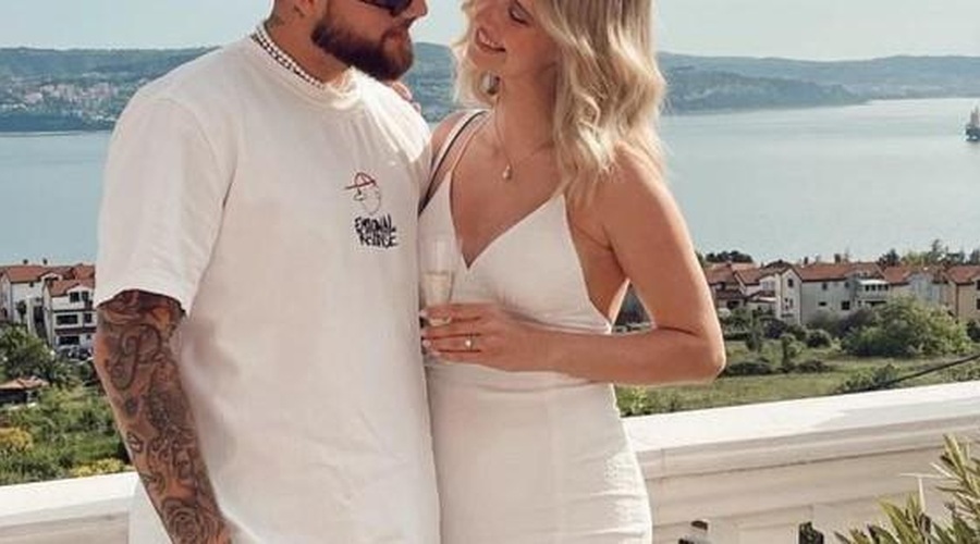 Znana Slovenka spregovorila o porodu: s to podrobnostjo je številne presenetila (foto: Instagram/Mark Vlahovič/posnetek zaslona)