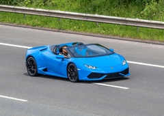 Avtocesta namesto dirkališča: trije vozniki noreli z več kot 200 kilometri na uro