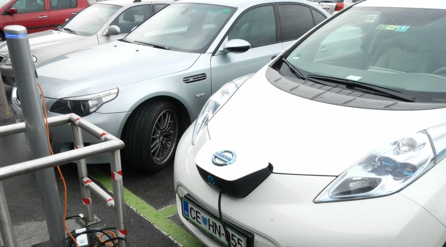 Bomo kmalu kupovali električne avtomobile z manj zmogljivimi baterijami? (foto: Bobo)