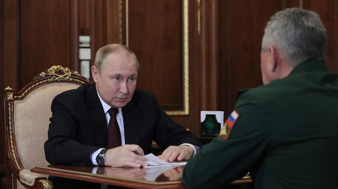 Ruski napadi na Ukrajino se nadaljujejo, Putin čestital vojakom (foto: Profimedia)