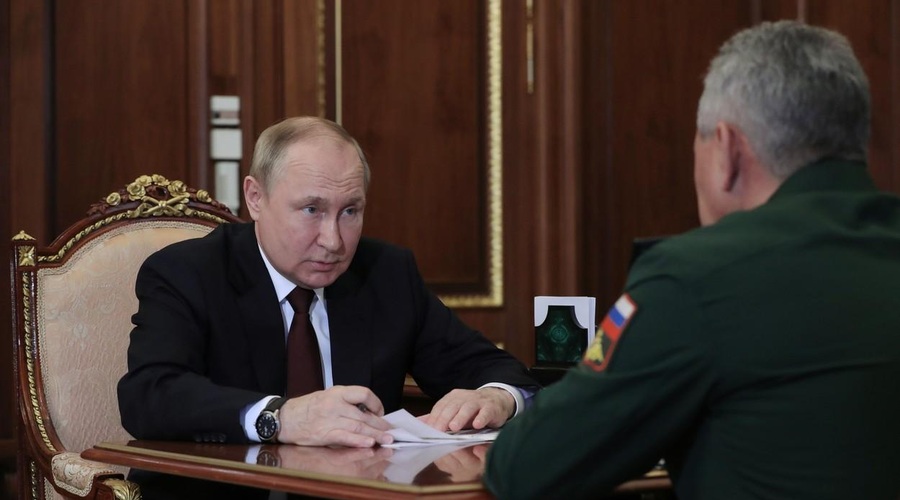 Ruski napadi na Ukrajino se nadaljujejo, Putin čestital vojakom (foto: Profimedia)