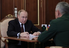 Ruski napadi na Ukrajino se nadaljujejo, Putin čestital vojakom