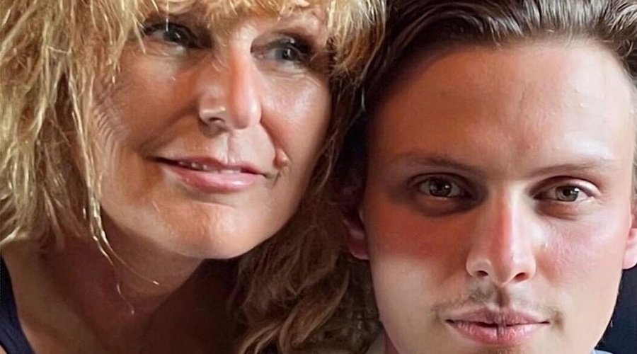 Zvezdana Mlakar za to posebno priložnost čestitala sinu (foto: Instagram/Zvezdana Mlakar)