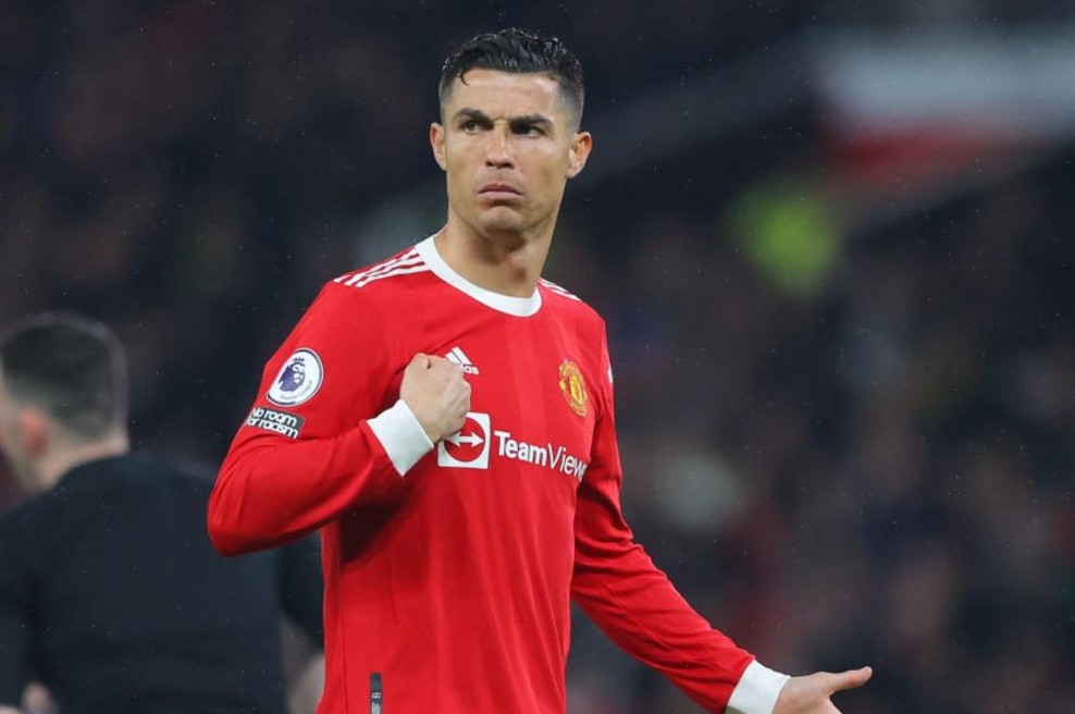 Prestopna bomba: Cristiano Ronaldo v Barcelono? (foto: Twitter/Mirror football)