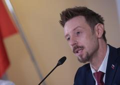 Predsedniški kandidat Bezenšek: "Ne mislim gledati stran, ko se 'otroci' kregajo"