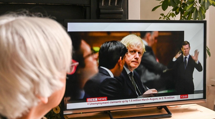 Vladna kriza: Britanci v pričakovanju premierjevega odstopa (foto: Profimedia)