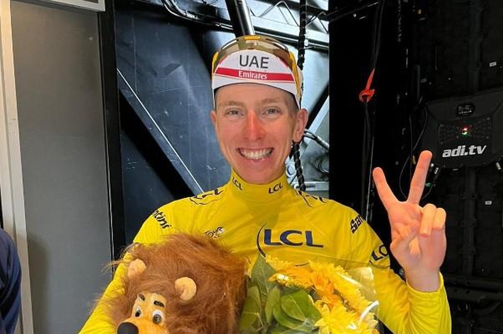 Izjemni Tadej Pogačar pometel s konkurenco (foto: Twitter/ UAE-TeamEmirates)