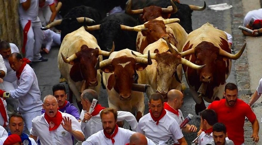 V teku pred biki je bilo ranjenih več ljudi (foto: Twitter/Lovely Spain)
