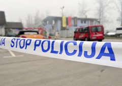 Družinska tragedija na Štajerskem: 61-letnik ustrelil partnerko, nato si sodil sam