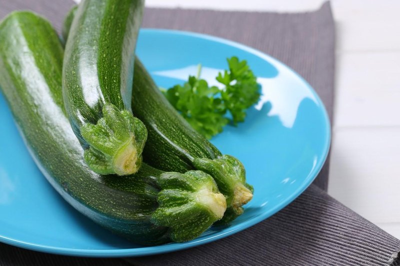 Poslastica, ki se ji je težko upreti: pohane bučke, ki bodo s pomočjo ene sestavine neverjetno hrustljave