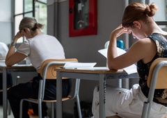 Poziv k spremembi: srednješolci v stiski zaradi spremenjenih pravil za vpis