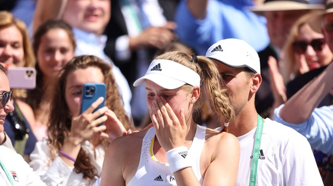 Zmagovalko Wimbledona novinarji spravili v jok (foto: Profimedia)