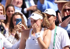 Zmagovalko Wimbledona novinarji spravili v jok