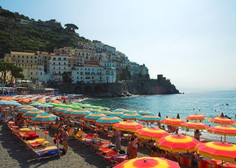 Na priljubljeni italijanski plaži prepovedali bikinije