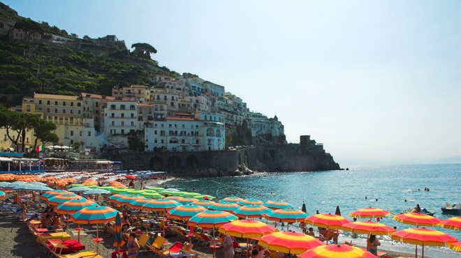 Na priljubljeni italijanski plaži prepovedali bikinije (foto: Profimedia)