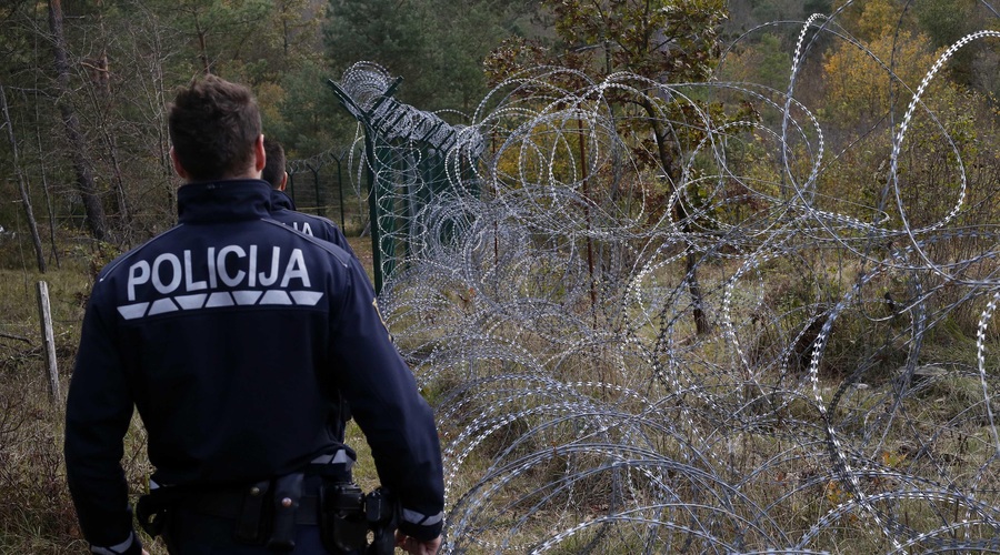 Žica na slovensko-hrvaški meji gre v zgodovino: kakšen je načrt za njeno odstranitev? (foto: Bobo)