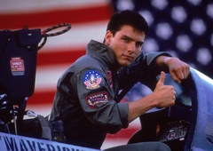 Še boljši Top Gun: pompozen oglas za vse, kar je Amerika