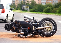 Trčenje avta in motorja je bilo za 35-letnika usodno