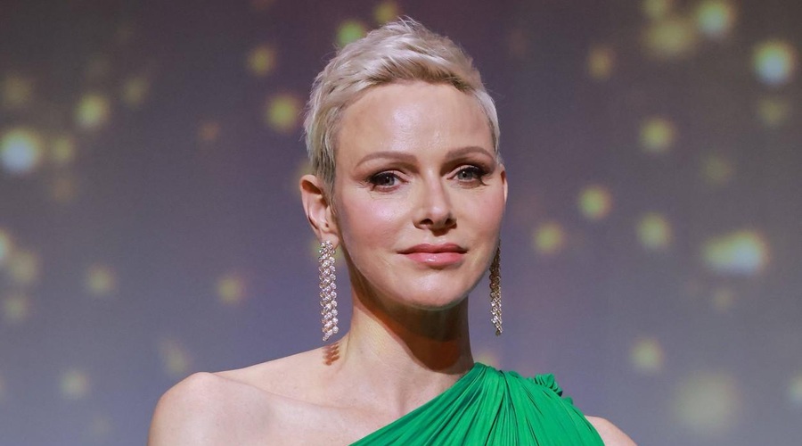 Monaška princesa Charlene ujeta na plaži. Poglejte, v kakšni čudoviti obleki je presenetila (foto: Profimedia)