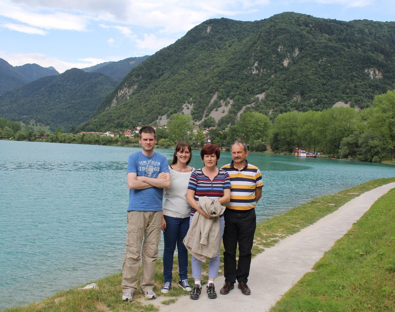 Mama, oče in brat so mi na poti okrevanja vedno stali ob strani. Družina in prijatelji so vsekakor najboljše zdravilo. Imeti ob sebi ljudi, ki jih imaš najraje, je tisto, kar največ šteje.