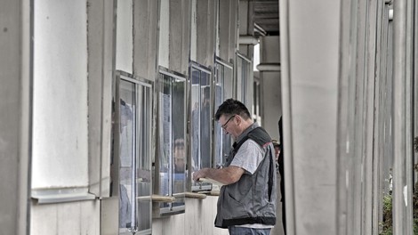 Slovenca na Zavodu za zaposlovanje želeli prepričati, da je iz BiH. Kako se zagovarjajo?