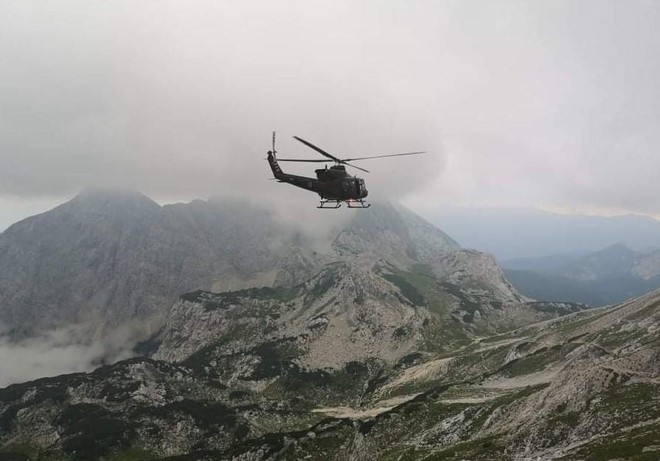 Reševanje poškodovanih planincev: so že na varnem? (foto: Gorska reševalna zveza Slovenije)