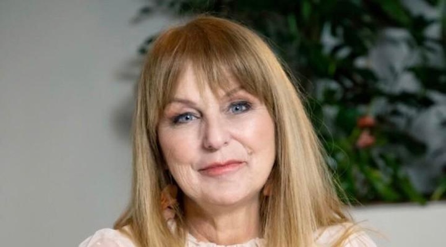 Zvezdana Mlakar brez dlake na jeziku: "Včasih sem stiskala zobe do krvi." (foto: Instagram/Zvezdana Mlakar)