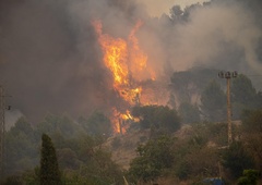 Na tisoče ljudi se vrača v pepel in ruševine, prihajajo pa nove grozljive novice!