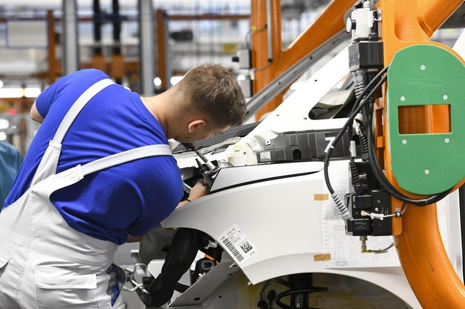 Razkritje, ki nas lahko skrbi: večina slovenskih panog v težavah, znano tudi, katere so najbolj ogrožene