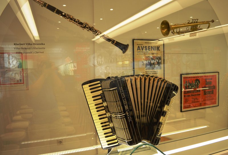 Avsenikova harmonika v muzeju v Begunjah.