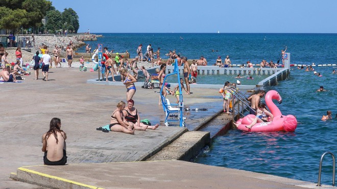 Pozivi dopustnikom na slovenski obali se vrstijo: prosimo, upoštevajte te ukrepe! (foto: Bobo)