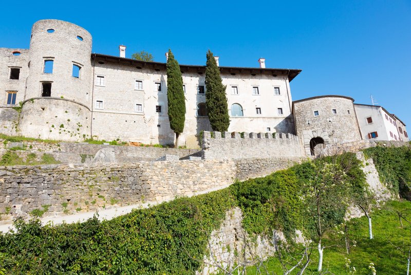 V letu 2018 je bil na gradu (pod vodstvom območne izpostave ZVKD iz Nove Gorice) izveden segment obnove, v sklopu katere je bil požgani grad dozidan in zaključen.