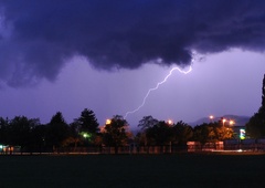 Nov mesec, nove nevihte: muhasto vreme še ni reklo zadnje besede