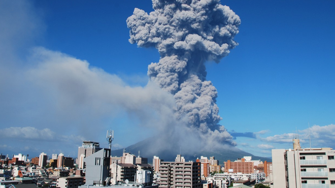 Grozeča nevarnost: zaradi izbruha vulkana na desetine ljudi zapustilo svoje domove (foto: Profimedia)