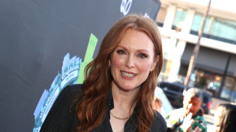 Julianne Moore kot najstnica naredila napako, katere posledice vidno nosi še danes
