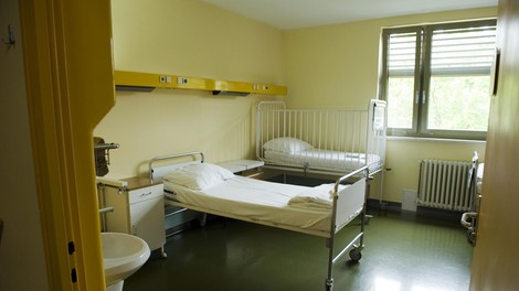 Oče je otroka pripeljal v mariborsko bolnišnico, odšel je šokiran ...