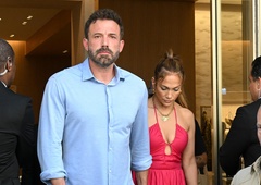 FOTO: Zakaj je Ben Affleck na večerji z Jennifer Lopez jokal?