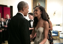 Uau, kakšna lepotica! Ste vedeli, da je Obamova hči tako privlačna?