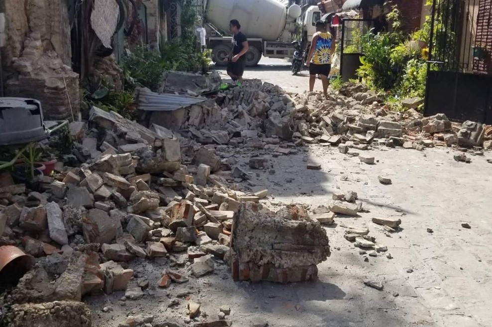 Potres za zdaj zahteval štiri življenja, poškodovanih vsaj 60 ljudi (foto: Twitter/Stanley Buenafe Gajete)