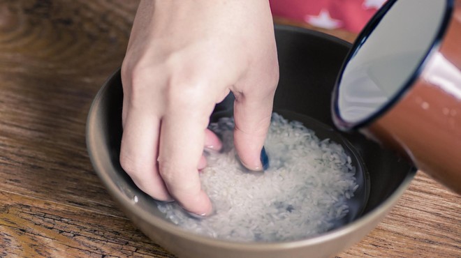 Vode, v kateri ste oprali ali kuhali riž, ne zlivajte stran! (foto: Profimedia)