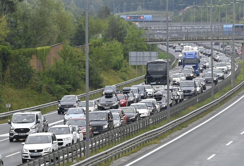 Promet je zgoščen tudi na ljubljanski obvoznici,