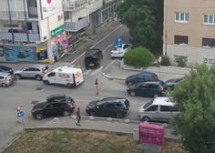 Drama v Splitu: ženska izstopila iz svojega vozila in začela usmerjati promet