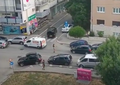 Drama v Splitu: ženska izstopila iz svojega vozila in začela usmerjati promet