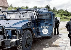 V bližini srbske meje narašča napetost: odjeknili streli in zračne sirene