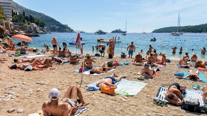 Hrvati z rekordnimi turistični prihodki: koliko denarja so turisti že pustili pri sosedih? (foto: Profimedia)